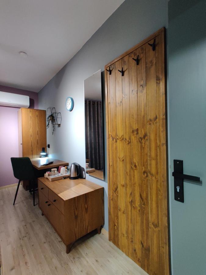 Piro'S Cozy Rooms - City Centre Korce Buitenkant foto