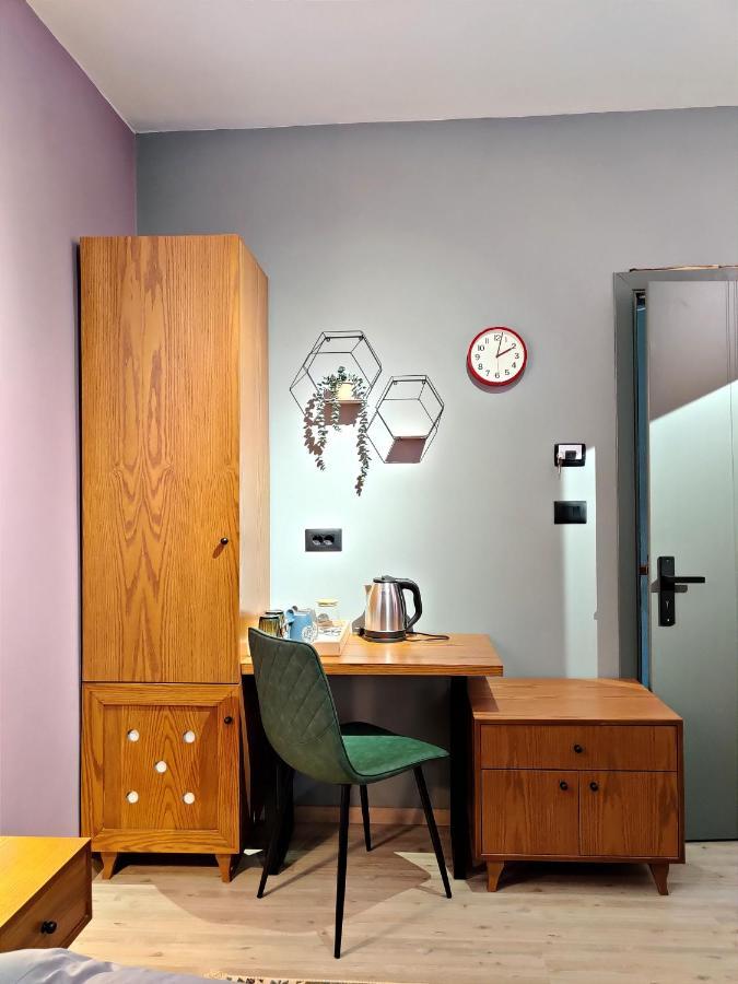 Piro'S Cozy Rooms - City Centre Korce Buitenkant foto
